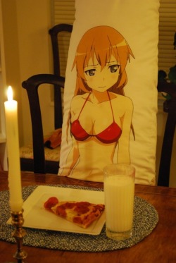 its-raining-sarcasm:  animeswaggie:  basedmanga:  stop being tsundere and eat the fuckkin pizza  she cant shes stuffed  get out  one of the bedder puns out there