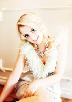 evanna-lewis:  100 pictures of Evanna Lynch [8/100] 