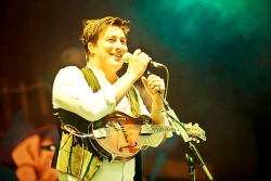 rememberspring:  40-42/50 pictures of Marcus Mumford playing the mandolin [x] 