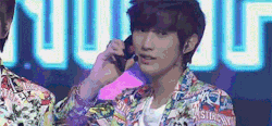 shunknee:  Jinyoung called~ and said to go to sleep~ since it’s Jinyoung I will go to sleep now~ GOOD NIGHT! B1A4☆ Inkigayo 2012.06.17 