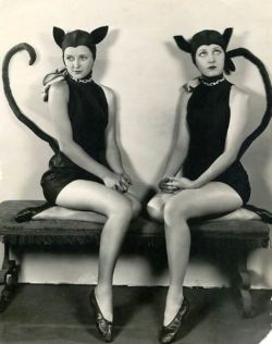 pickurselfup:     Marceline and Alice Day - c. 1920s  