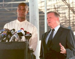 BACK IN THE DAY |6/19/95| Darryl Strawberry signs with the New York Yankees