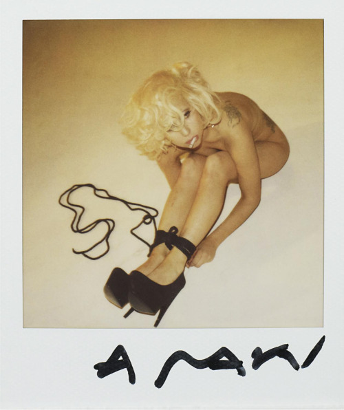 Sex Lady Gaga fotografiada por Nobuyoshi Araki pictures