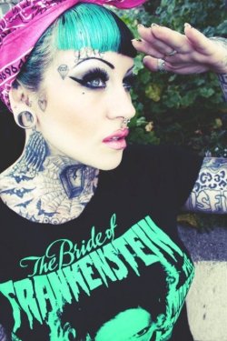 #LaPrimeraLives &hellip; #Tattoo #TattooGirl #Psychobilly &hellip; (Twitter: @razorpunker )