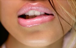 la-latingirl:  #sexy lips #latina #sexy