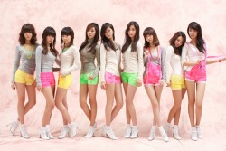 Girls Generation SNSD  http://wallbase.cc/wallpaper/422362