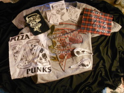 pizzapunksclothing:  GIVEAWAY! Here’s the