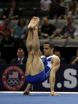 actionrigger:  Danell Leyva : USA 2012 Olympic Gymnastics →→ more Gymnastics