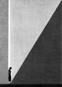 luzfosca:  Fan Ho Approaching Shadow, Hong Kong, 1956/2012 From Hong Kong Yesterday 