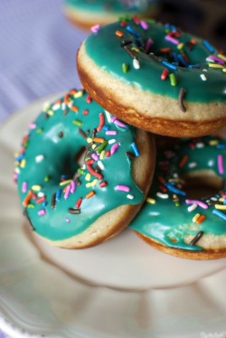 gastrogirl:  mini vanilla bean doughnuts. 