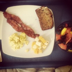 Mom&rsquo;s bf just hooked everyone up with breakfast in bed. So pumped on this  (Taken with Instagram)
