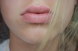 origami-dolls:  can i have your lips? 