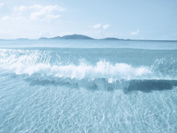 aquara:  my favorite ocean pic on tumblr, which is saying a lot because i like all ocean pics lol 