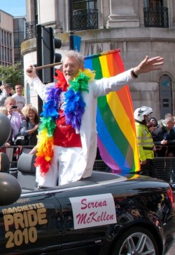specialkredberries:  nothingbutthedreams:  mia-the-wonder-slut:  misscoco:  The world is a mean place, so I’m bringing this picture back.  “Serena McKellen” - Sir Ian McKellen  Best human.  SERENA MCKELLEN……………………????????????!!!!!!!!!!!