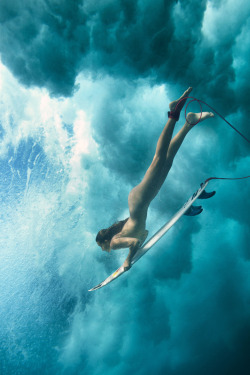 What a great photo!  I love surfing, I&rsquo;m gonna have to do it nude one time