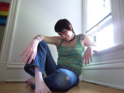 In which I rock an ugly fuckin&rsquo; tanktop and get away with it.