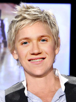 setiaprenn:  doncasturbate:  doncasturbate:  that awkward moment when I try to switch Niall and Ellen’s faces and they still look like themselves  stop reblogging this before ellen sees it and puts it on her fucking show  let’s reblog this till ellen
