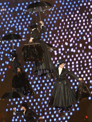 zukoe:  Mary Poppins: Artists perform during the Opening Ceremony of the London 2012 Olympic Games, London, Britain, 27 July 2012. The 2012 Summer Olympic Games will be held in London from 27 July to 12 August 2012. Photo: Michael Kappeler dpa    ©