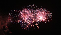 laurenc-photography:  Fireworks.. C:
