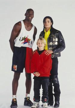 romanticallyjack:  Michael Jordan, Macaulay Culkin and Michael Jackson. I love the 90s.