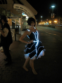 carlosae88:  doctor-lucky:  jaavascript:  TRON prom dress  Dang, this is cool.  I will let her know that she hit 2k, I use to work with her.  I&rsquo;m jealous of women right now