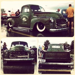 brandynleah:  Car show #gmc #pickup #vintage #classiccar #truck #lowered #whitewalls (Taken with Instagram at Newmarket) 