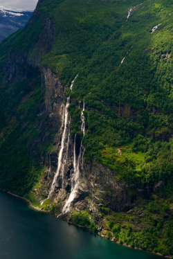 opticoverload:  “Seven sisters” waterfall - Geiranger, Norway (by Bergen64) Note the little farmhouse on the ridge to the right of the waterfall. 