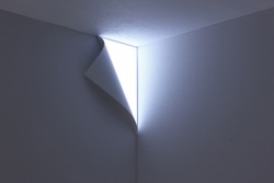 myedol:  Peel by YOY I love this so much. To put it simply this is just a wall mounted lamp, however it creates a wonderful illusion that the wall paper is peeling away from the surface. The bright illumination given off makes it look as if you’re peeling