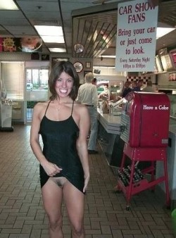 exposed-in-public:  Lift and show Exposed at http://exposed-in-public.tumblr.com/ fastfoodflashers:  Smiley babe shows her landing strip  