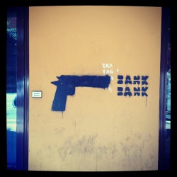 Bank! Bank!   (Scattata con Instagram presso Teatrino degli Illusi)