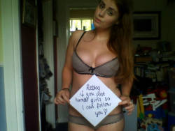 acertainkindofgirl:  If you post tumblr girls re-blog this so I can follow you! xx http://acertainkindofgirl.tumblr.com/ 