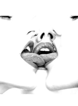 sisterlyloving:  Triple Kiss! Please FOLLOW, reblog, and retweet http://sisterlyloving.tumblr.com