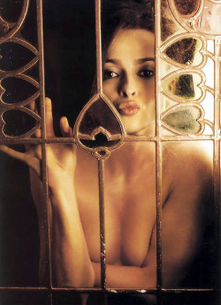 nudeisnotporn:   Helena Bonham Carter 