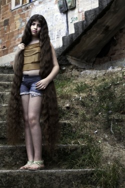 sisterwolf:  12-year-old Natasha Brazilian Moraes de Andrade, who has never cut her hair in her life.