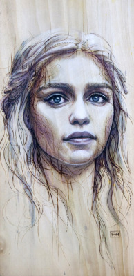 wicnet:  Daenerys Targaryen and Jon Snow, by Fay Helfer Pyrography, natural pigments, and pastels on wood. 