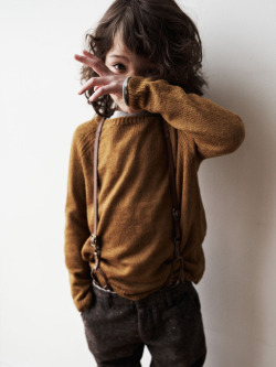 babyboar:  steampunkxlove:  ADORABLE  jesus christ  omg this is exactly how I&rsquo;d dress my child and I&rsquo;d name her Dylan and we would go camping all the time and build fires together and she could play banjolele and we&rsquo;d sing together.