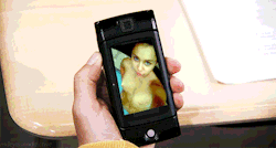 meanplastic:  miley sexting  oh god….
