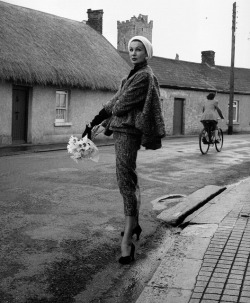 Hoodoothatvoodoo:  Barbara Goalen In A Shaggy Woollen Suit With Sleeveless Sling