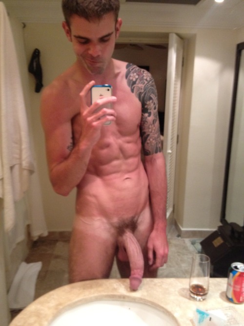 myprotoge:  dickprint:  leyparis:  luckystarzluv:  watch it grow!!!!  Nice!  O the rumors about or should I say myth,about the white guys having little dicks is not true  I know