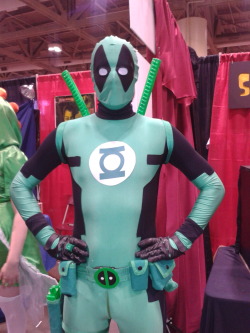 kyssthis16:  drivenbats:  “What are you dressed as? Green Lantern Deadpool? Dead Lantern? Green Pool?” “…I’m Ryan Reynolds…” at Fan Expo 2012  YISSSSSSSSSSSSSSSSSSSSSSSSSSSSS 