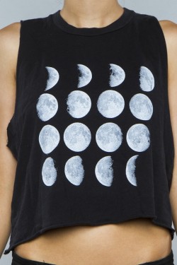 I want a moon phase shirt ugh.