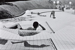 phillipsdepury:  Throwback* Thursday: The Goodbye, Summer Edition  MARTINE FRANCK | Swimming Pool designed by Alain Capeilleres, Le Brusc, South of France, 1976 | Gelatin silver print, printed later  Sold at Photographs, 3 November 2010, London.  *Occasio