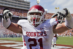 soonersblog:  Tom Wort celebrates after a touchdown against the Texas Longhorns at the Cotton Bowl. 