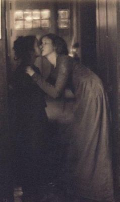 Clarence Hudson White (1871-1925) - le baiser (the kiss) - Musée d'Orsay de Paris