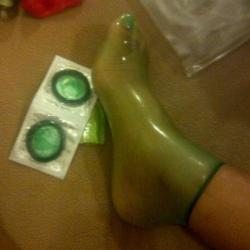merryln:  itseasytoremember:  chubsdeuce:  measureyourlifeinfruitcake:  maybenotboring:  bittersilver:  kawaiiflowerchild:  This is why I don’t believe guys who tell me that the condom is too small.  When I was in middle school, we had a woman come