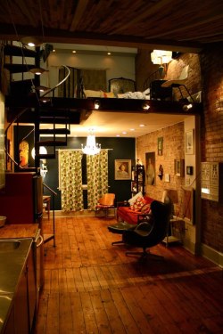 liliandgen:  Loft Living There are so many appealing features to loft-style living that it’s hard to name just a few. High ceilings, open concepts, and rough textures are all part of the draw. Here’s a little loft-living eye candy for you… ~lili