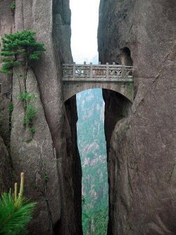  The World’s Highest Bridge, The Bridge Of Immortals, Is Situated In The Yellow