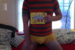 Aplinkogame:  Candy Corn Flavored Oreos. Delicious. They Only Slightly Taste Like