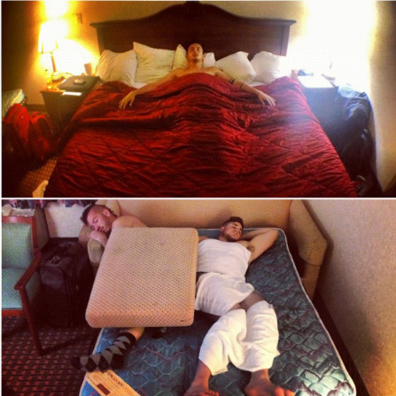 fuckyeah-twentyonepilots-blog:  “On the road, @tylerrjoseph thinks its “fair” that he gets the king size bed and 5 pillows. @mbradleyg and I are left with a couch cushion and hand towels.“