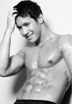 sinomen:   Thai model Justin Agustin.  